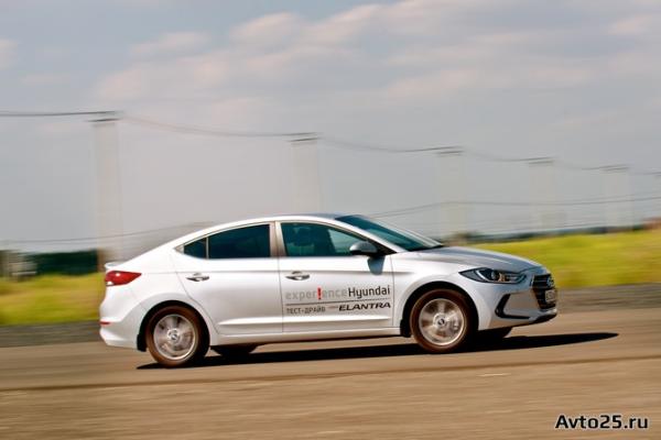 Тест-драйв Hyundai Elantra 2016 - «рабочая аристократия»